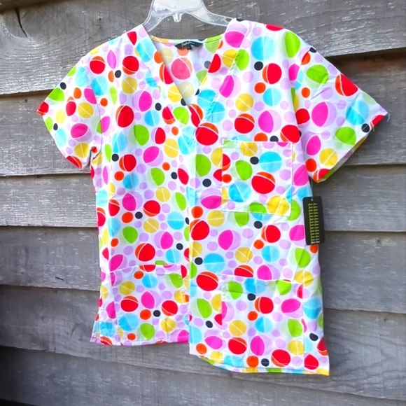 🆕🩺💉Medical Scrub Top 3 Pocket Just Love White Background Multi Color Circl… - Picture 9 of 9